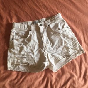 Zara Basic White Denim Ripped Shorts size 4